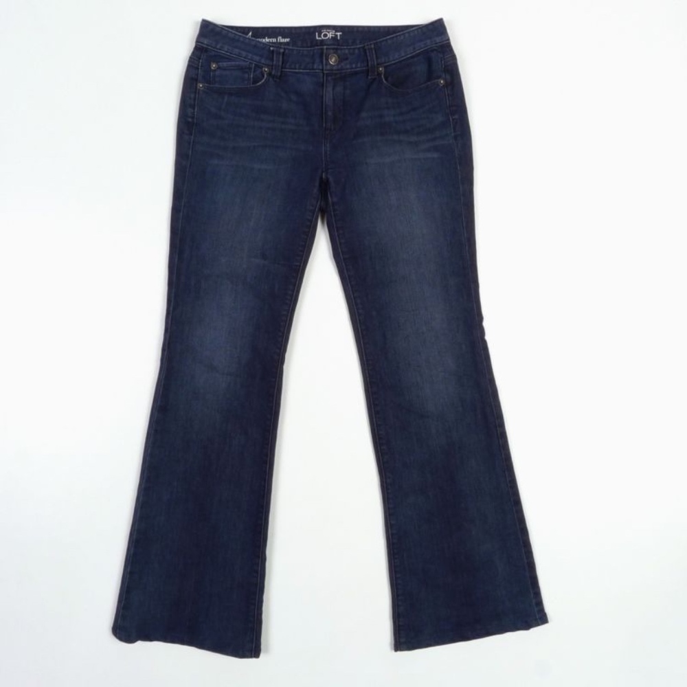 LOFT MODERN FLARE Jeans Size 4 Womens Waist 31 - Inseam 32 - Dark Wash excellent